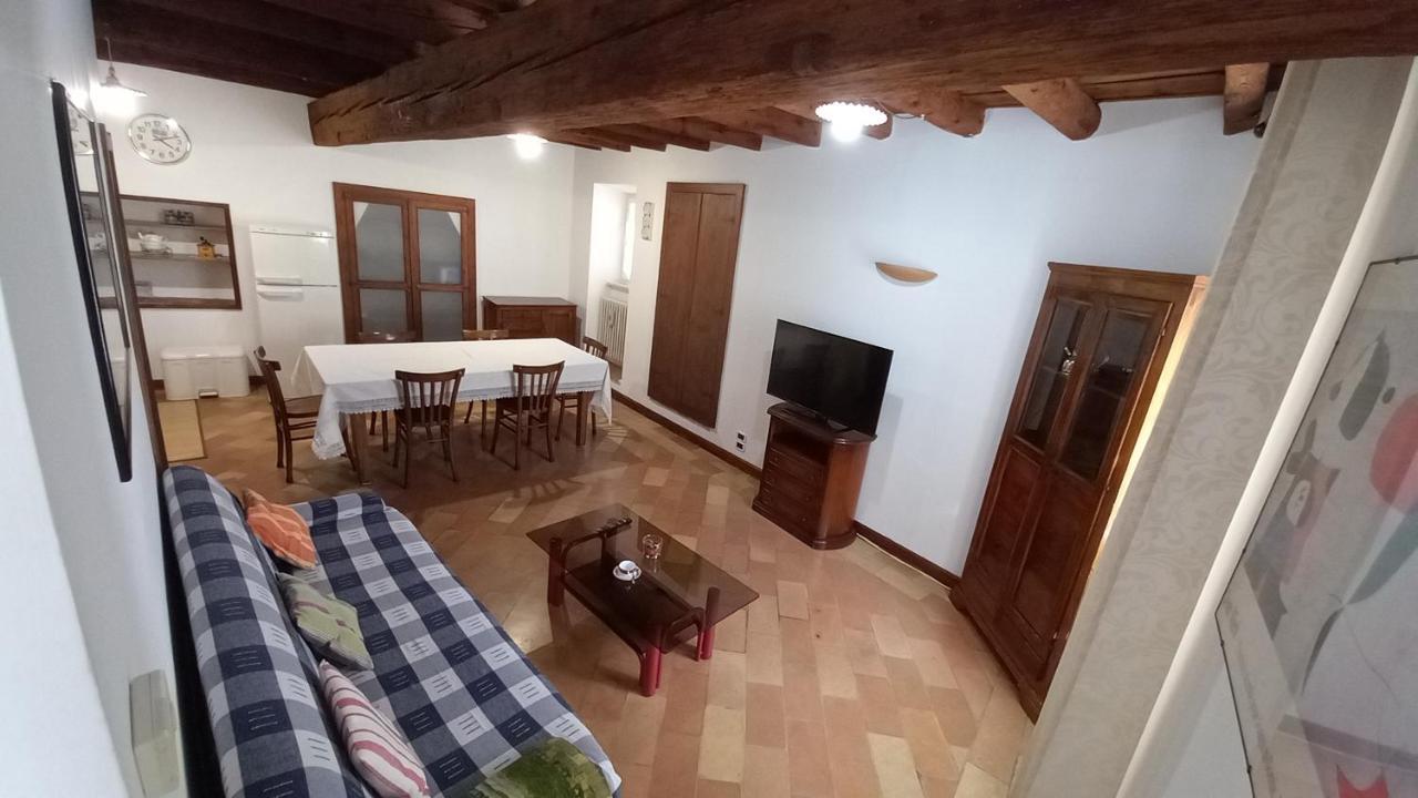 Alloggio "La Fonte" Fermo Buitenkant foto