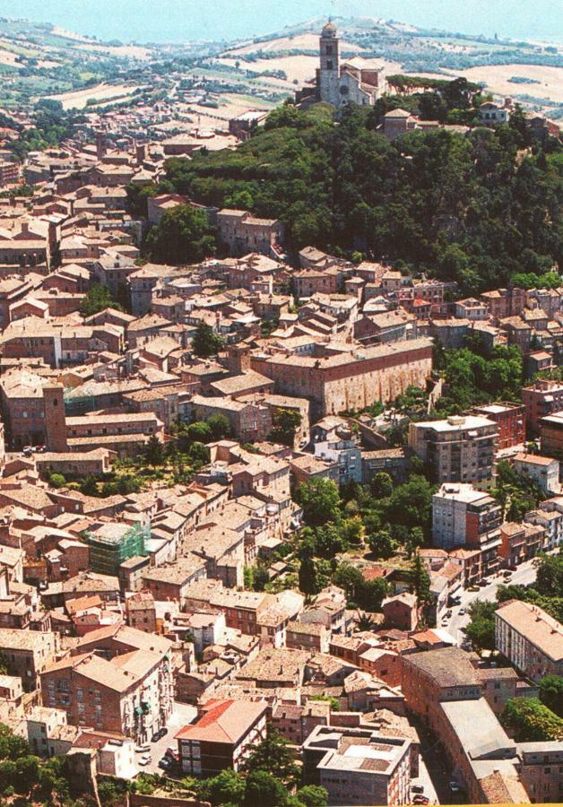 Alloggio "La Fonte" Fermo Buitenkant foto