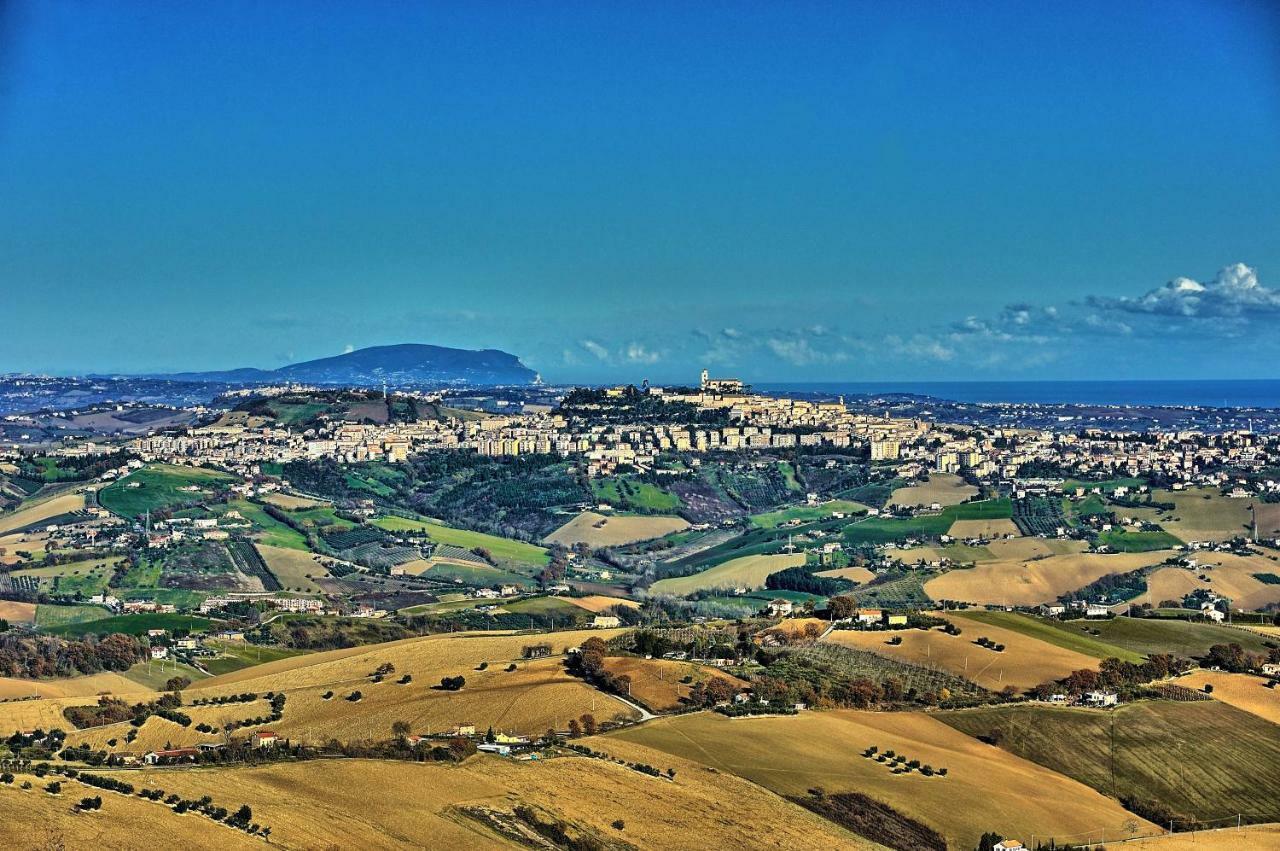 Alloggio "La Fonte" Fermo Buitenkant foto